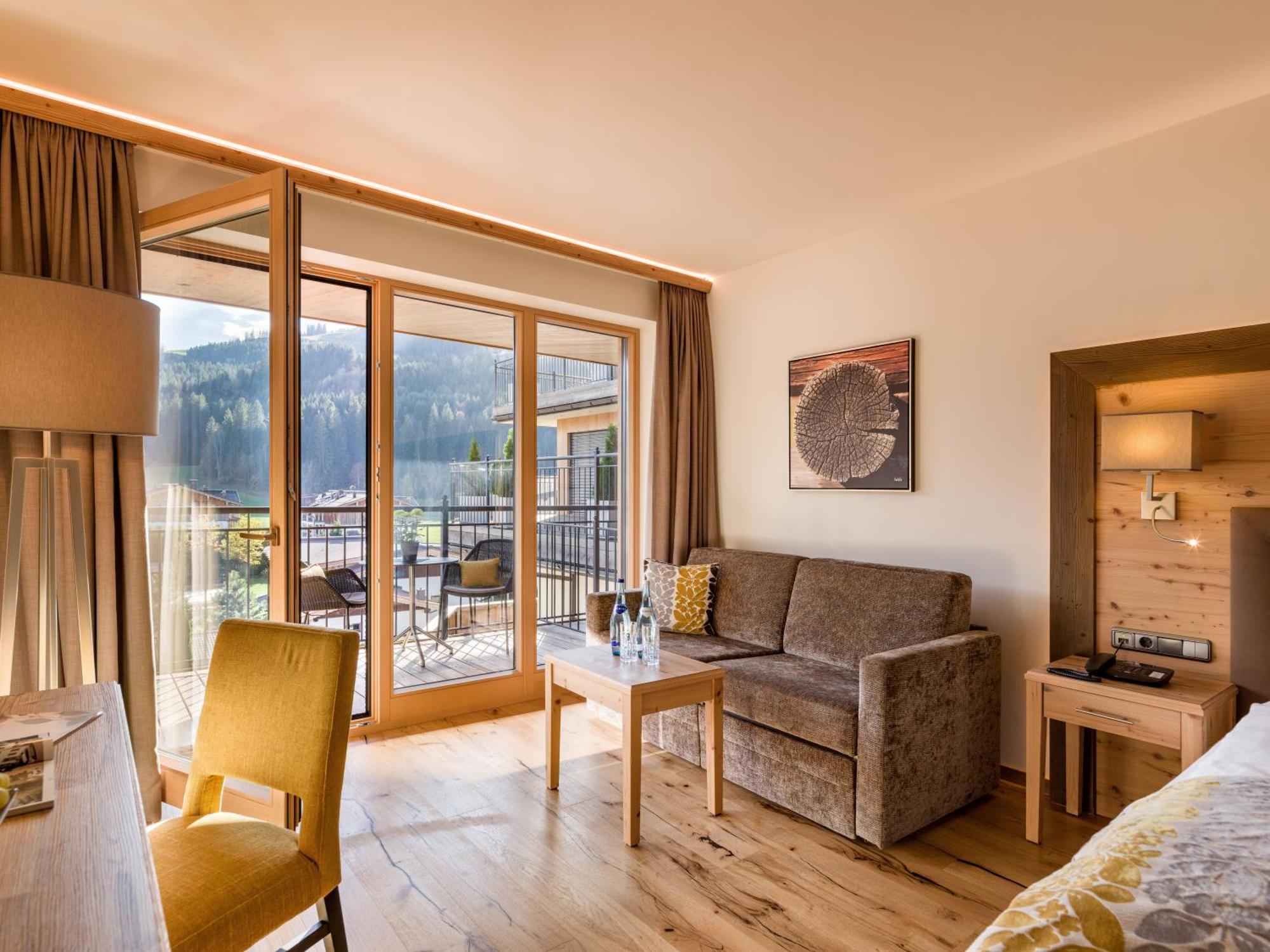 Hotel Zentral ****Superior Kirchberg in Tirol Exterior photo